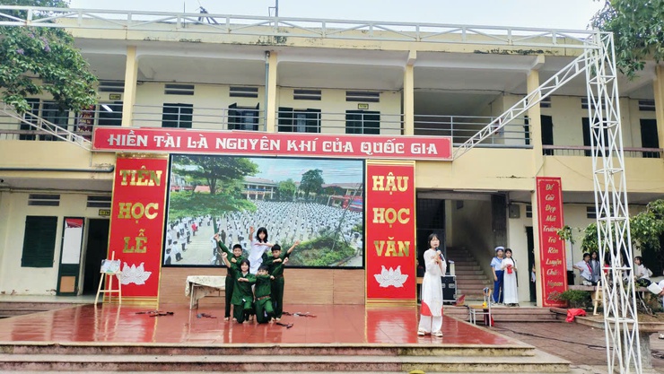 QUỐC OAI SÔI NỔI HƯỞNG ỨNG NGÀY SÁCH VÀ VĂN HÓA ĐỌC VIỆT NAM 2026: LAN TỎA TRI THỨC, KHƠI DẬY KHÁT VỌNG PHÁT TRIỂN- Ảnh 11.