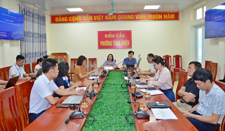 Hội nghị tư vấn giải pháp thúc đẩy chuyển đổi số tại phường Tùng Thiện- Ảnh 4.