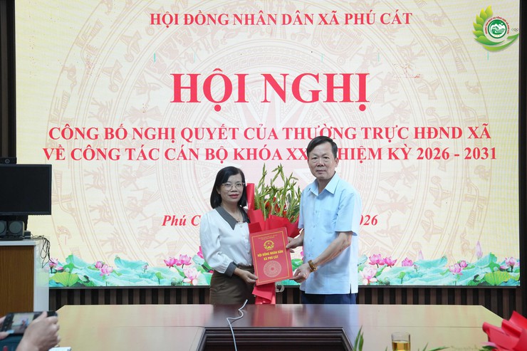 Phú Cát: Công bố, trao Nghị quyết phê chuẩn chức danh Phó Trưởng ban HĐND xã khóa XXI, nhiệm kỳ 2026-2031- Ảnh 2.