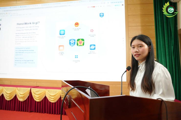 Hơn 100 cán bộ xã Phú Cát tập huấn nền tảng làm việc số Hanoiwork- Ảnh 2.