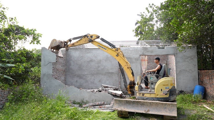 Thanh Oai quyết liệt cưỡng chế, phá dỡ các công trình xây dựng vi phạm trên đất công- Ảnh 6.