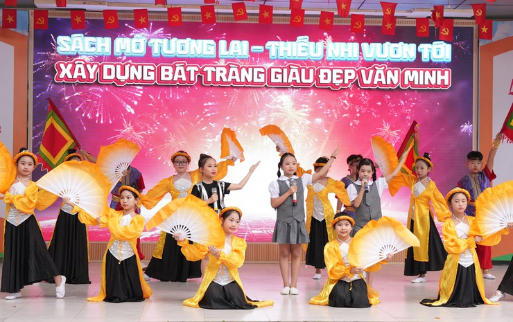 Bát Tràng tổ chức Hội thi trưng bày, tuyên truyền và giới thiệu sách năm 2026- Ảnh 5.