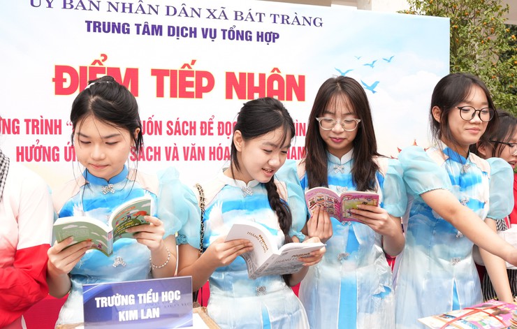 Bát Tràng tổ chức Hội thi trưng bày, tuyên truyền và giới thiệu sách năm 2026- Ảnh 12.