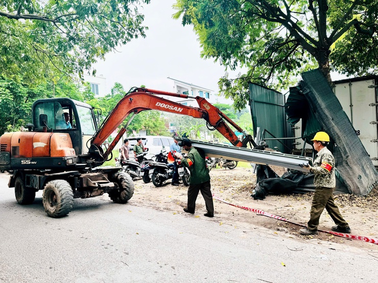 Xã Nam Phù tổ chức cưỡng chế công trình vi phạm, bảo đảm đúng pháp luật- Ảnh 6.