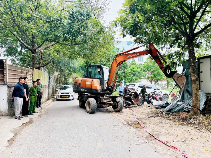 Xã Nam Phù tổ chức cưỡng chế công trình vi phạm, bảo đảm đúng pháp luật- Ảnh 7.