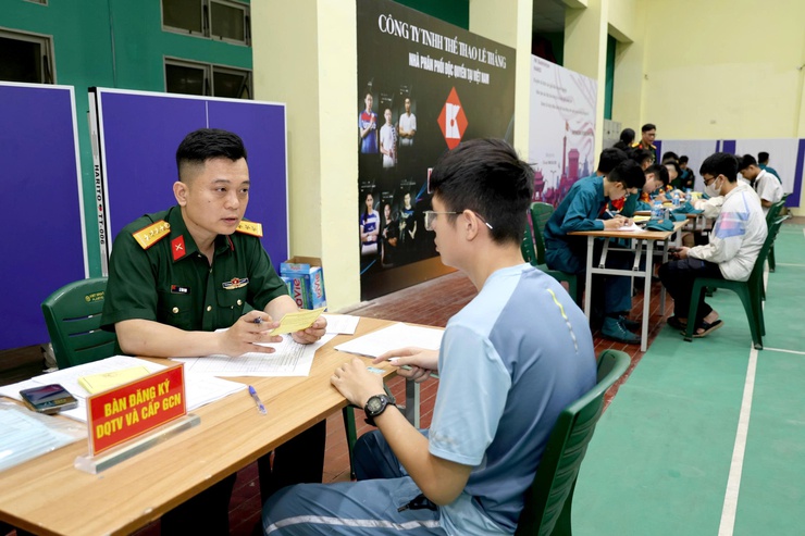 Phường Hồng Hà hoàn thành công tác đăng ký nghĩa vụ quân sự và dân quân tự vệ năm 2026 cho hơn 800 thanh niên- Ảnh 3.