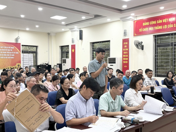 Phường Khương Đình tổ chức Hội nghị đối thoại về dự thảo phương án bồi thường, hỗ trợ, tái định cư dự án đường Vành đai 2,5- Ảnh 5.