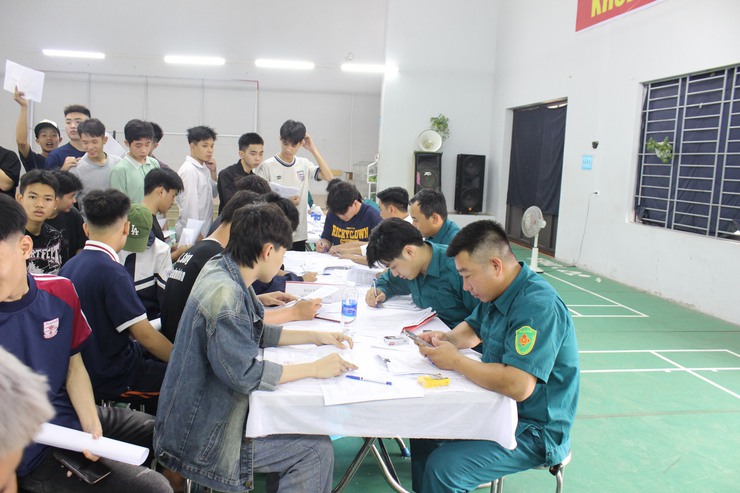 Ban chỉ huy quân sự xã tiếp tục tổ chức đăng ký NVQS, DQTV năm 2026- Ảnh 1.
