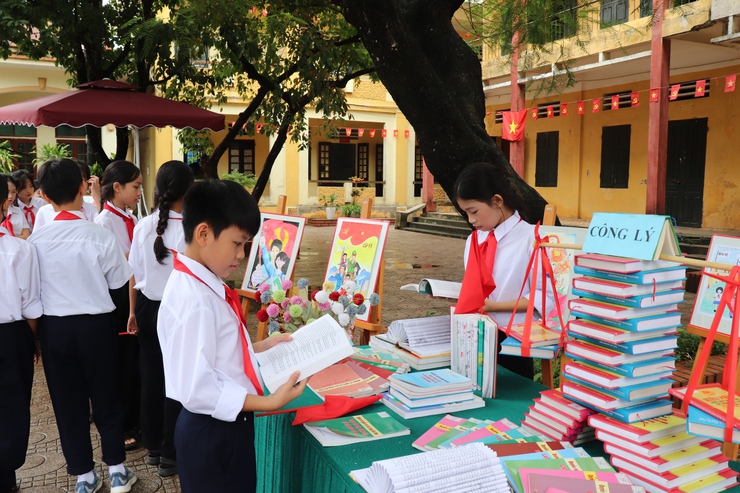 Ngày Sách và Văn hóa đọc Việt Nam lần thứ Năm - năm 2026: “Lan tỏa văn hóa đọc - Kết nối tri thức - Phát triển xã hội học tập”- Ảnh 2.
