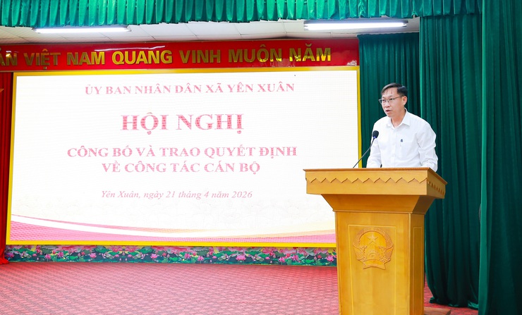Xã Yên Xuân tổ chức Hội nghị Công bố và trao quyết định về công tác cán bộ- Ảnh 2.
