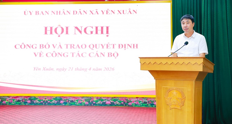 Xã Yên Xuân tổ chức Hội nghị Công bố và trao quyết định về công tác cán bộ- Ảnh 4.