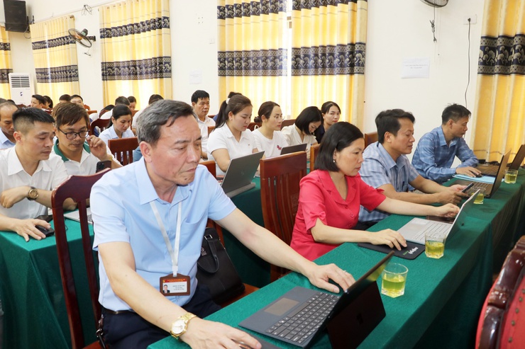 Hội nghị tập huấn, hướng dẫn sử dụng các phần mềm của Đảng trên môi trường điện tử.- Ảnh 4.