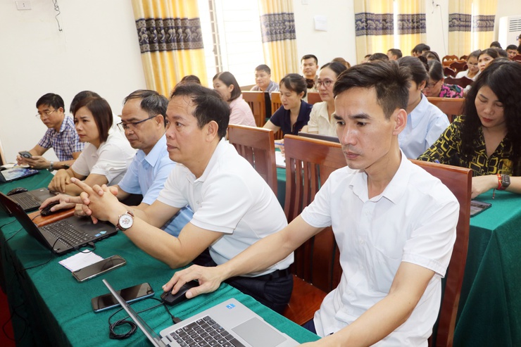 Hội nghị tập huấn, hướng dẫn sử dụng các phần mềm của Đảng trên môi trường điện tử.- Ảnh 5.