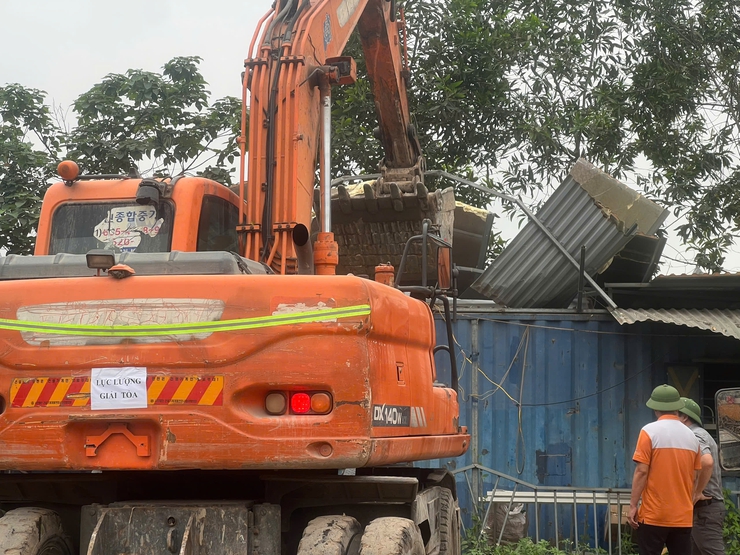 UBND xã Ngọc Hồi triển khai khắc phục hậu quả các trường hợp vi phạm- Ảnh 1.