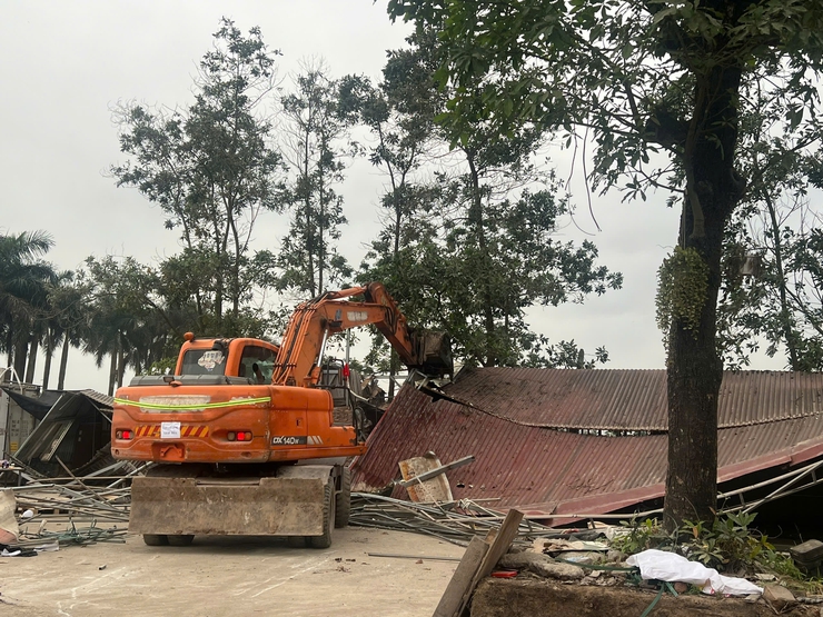 UBND xã Ngọc Hồi triển khai khắc phục hậu quả các trường hợp vi phạm- Ảnh 3.