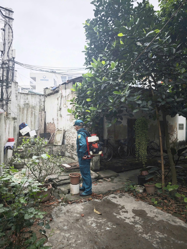 PHƯỜNG XUÂN PHƯƠNG CHỦ ĐỘNG DIỆT BỌ GẬY, PHUN HÓA CHẤT PHÒNG CHỐNG BỆNH SỐT XUẤT HUYẾT- Ảnh 4.