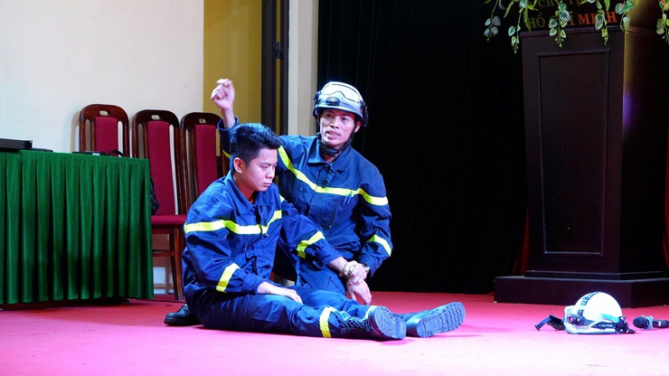 HỘI NGHỊ TUYÊN TRUYỀN, TẬP HUẤN NGHIỆP VỤ PCCC VÀ CNCH TRÊN ĐỊA BÀN XÃ DÂN HÒA NĂM 2026 - Ảnh 7.