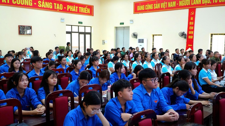 HỘI NGHỊ TUYÊN TRUYỀN, TẬP HUẤN NGHIỆP VỤ PCCC VÀ CNCH TRÊN ĐỊA BÀN XÃ DÂN HÒA NĂM 2026 - Ảnh 5.