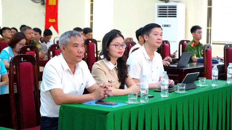 HỘI NGHỊ TUYÊN TRUYỀN, TẬP HUẤN NGHIỆP VỤ PCCC VÀ CNCH TRÊN ĐỊA BÀN XÃ DÂN HÒA NĂM 2026 - Ảnh 4.