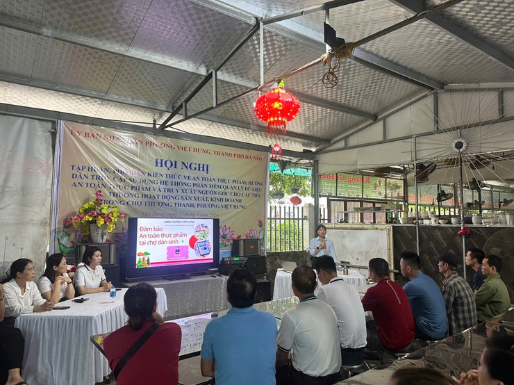 Sáng ngày 21/4/2026, UBND phường Việt Hưng tổ chức Hội nghị tập huấn, phổ biến kiến thức về an toàn thực phẩm- Ảnh 4.