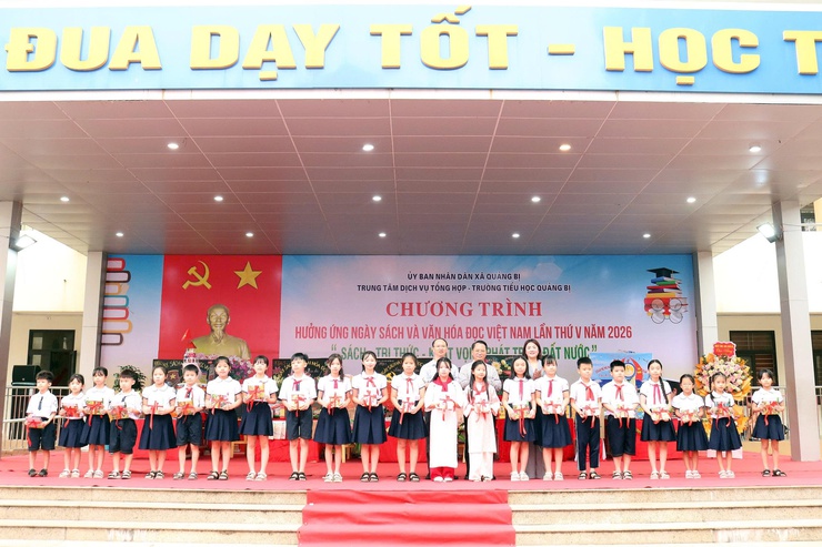 Rộn ràng Ngày hội Sách và Văn hóa đọc Việt Nam lần thứ 5 năm 2026 tại trường Tiểu học Quảng Bị- Ảnh 3.