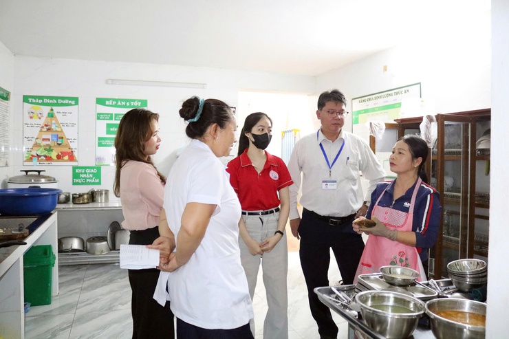 Kiểm tra an toàn thực phẩm tại các trường mầm non ngoài công lập trên địa bàn xã Quảng Bị- Ảnh 3.