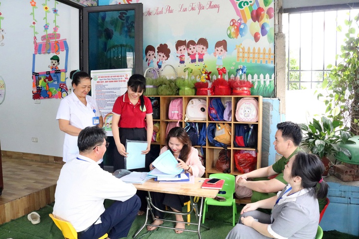 Kiểm tra an toàn thực phẩm tại các trường mầm non ngoài công lập trên địa bàn xã Quảng Bị- Ảnh 5.