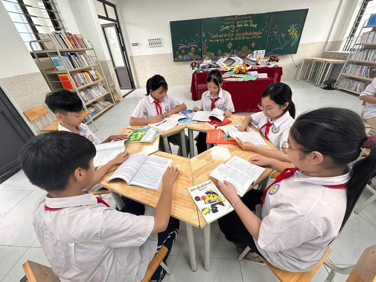 TRƯỜNG THCS NGUYỄN THƯỢNG HIỀN SÔI NỔI HƯỞNG ỨNG NGÀY SÁCH VÀ VĂN HÓA ĐỌC VIỆT NAM 21/4- Ảnh 5.