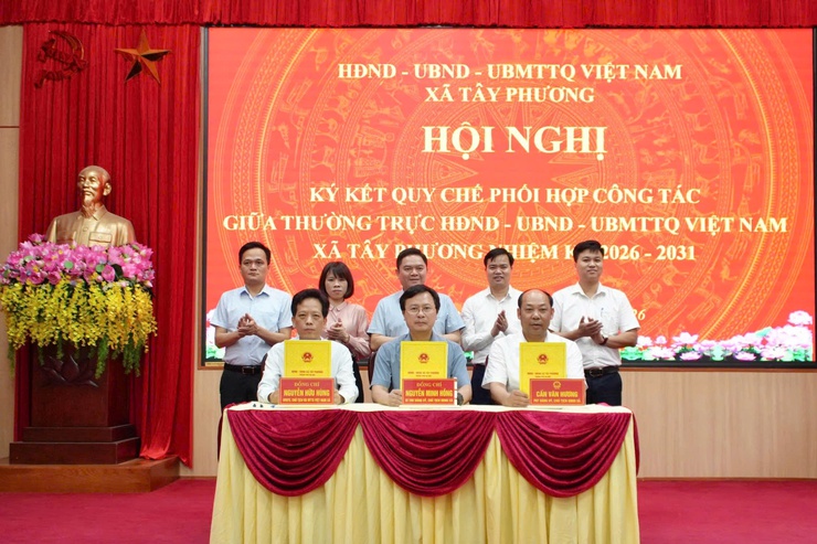 Tây Phương ký kết quy chế phối hợp giữa HĐND – UBND – MTTQ Việt Nam, tăng cường hiệu quả hoạt động nhiệm kỳ mới- Ảnh 6.