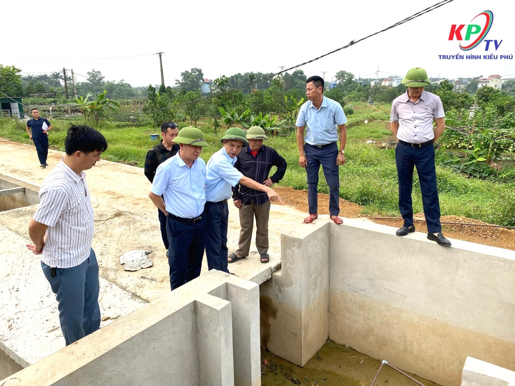 UBND xã Kiều Phú tổ chức kiểm tra hành lang các tuyến đê phục vụ cho công tác phòng chống thiên tai và đảm bảo giao thông đi lại cho nhân dân trên địa bàn xã năm 2026- Ảnh 2.