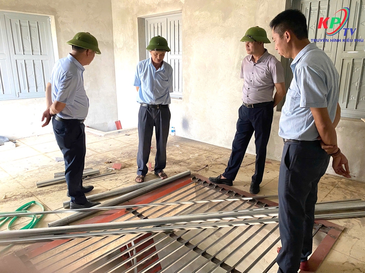 UBND xã Kiều Phú tổ chức kiểm tra hành lang các tuyến đê phục vụ cho công tác phòng chống thiên tai và đảm bảo giao thông đi lại cho nhân dân trên địa bàn xã năm 2026- Ảnh 3.