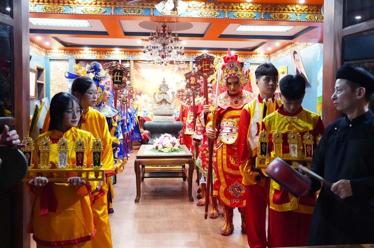 Rộn ràng lễ hội "Cờ người – Nét đẹp văn hóa truyền thống Việt"- Ảnh 2.