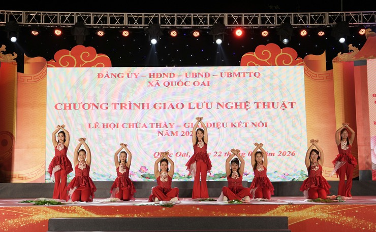 QUỐC OAI TỔ CHỨC ĐÊM GIAO LƯU VĂN NGHỆ "LỄ HỘI CHÙA THẦY – VŨ ĐIỆU KẾT NỐI"- Ảnh 10.