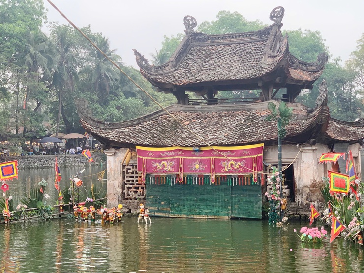 THĂNG HOA NGHỆ THUẬT MÚA RỐI NƯỚC TẠI THỦY ĐÌNH CHÙA THẦY – DẤU ẤN NGHỆ NHÂN ĐẤT QUỐC OAI- Ảnh 7.