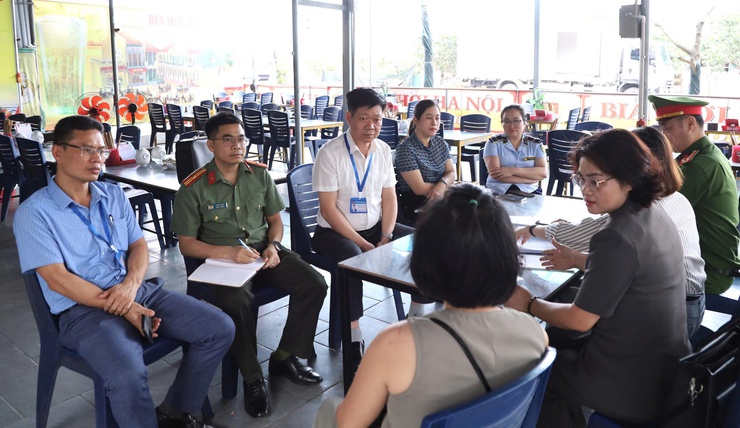 Phát hiện 160kg thực phẩm không rõ nguồn gốc tại cơ sở nấu cỗ đông người: Quang Minh siết chặt kiểm tra ATTP trong Tháng hành động- Ảnh 5.