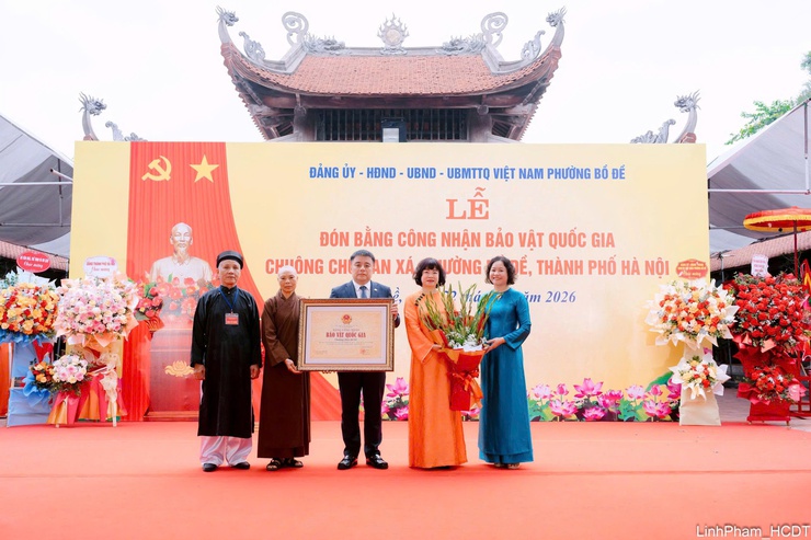 Phường Bồ Đề đón Bằng công nhận Bảo vật Quốc gia chuông chùa An Xá- Ảnh 2.