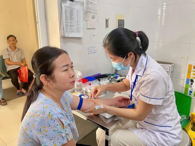 Phường Long Biên tổ chức chiến dịch truyền thông lồng ghép cung cấp dịch vụ chăm sóc SKSS/KHHGĐ và nâng cao chất lượng dân số năm 2026.- Ảnh 3.