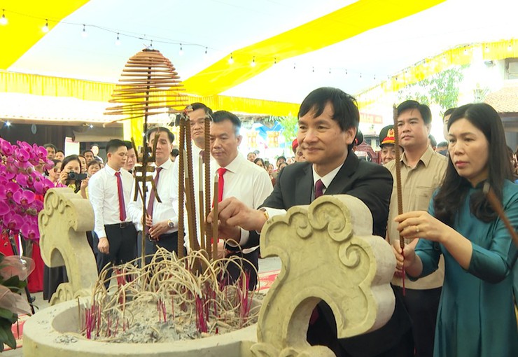 Xã Hát Môn tổ chức Lễ dâng hương tưởng niệm 1983 năm ngày giỗ Hai Bà Trưng- Ảnh 17.