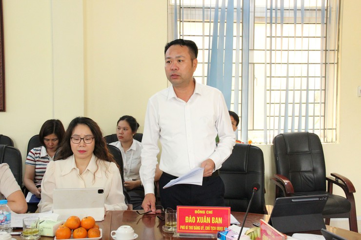 Thường trực Đảng ủy xã Hòa Lạc làm việc với UBND xã về nhiệm vụ văn hóa – xã hội năm 2026- Ảnh 16.