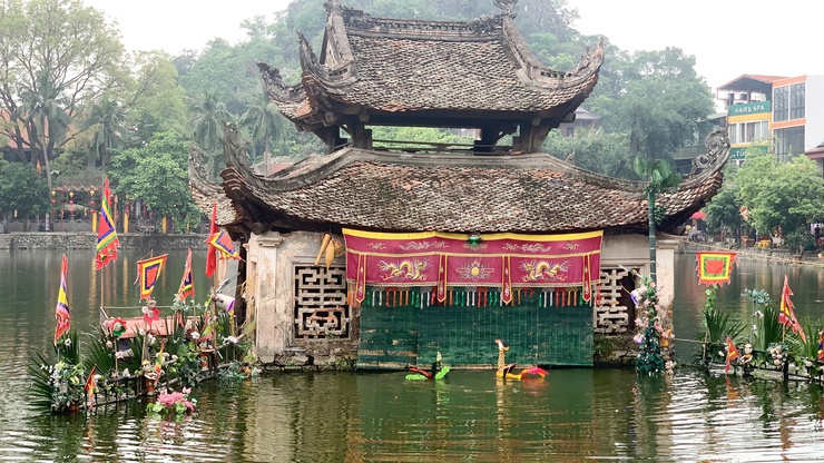 THĂNG HOA NGHỆ THUẬT MÚA RỐI NƯỚC TẠI THỦY ĐÌNH CHÙA THẦY – DẤU ẤN NGHỆ NHÂN ĐẤT QUỐC OAI- Ảnh 3.