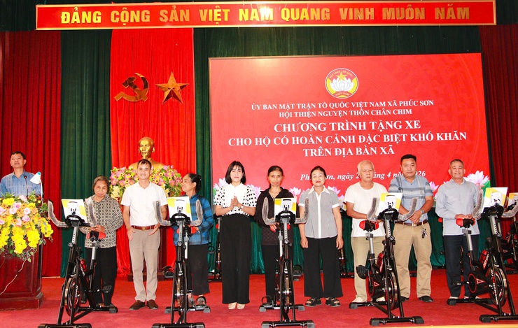 LAN TỎA NGHĨA TÌNH TỪ NHỮNG CHIẾC XE ĐẠP TẬP – DẤU ẤN NHÂN VĂN Ở PHÚC SƠN- Ảnh 1.