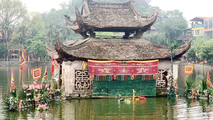 THĂNG HOA NGHỆ THUẬT MÚA RỐI NƯỚC TẠI THỦY ĐÌNH CHÙA THẦY – DẤU ẤN NGHỆ NHÂN ĐẤT QUỐC OAI- Ảnh 4.