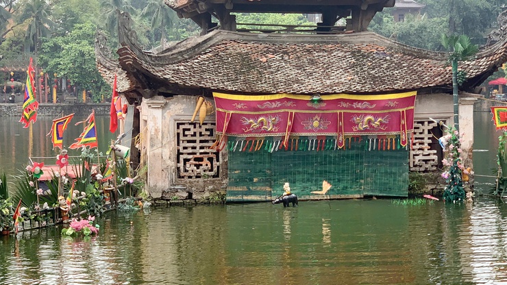 THĂNG HOA NGHỆ THUẬT MÚA RỐI NƯỚC TẠI THỦY ĐÌNH CHÙA THẦY – DẤU ẤN NGHỆ NHÂN ĐẤT QUỐC OAI- Ảnh 5.