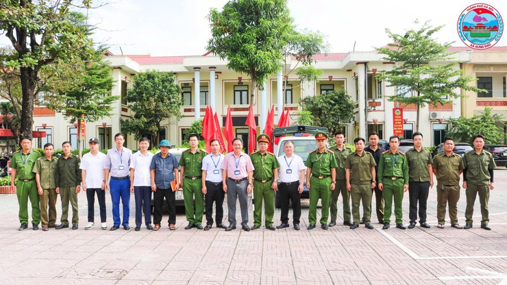 Ra quân duy trì trật tự đô thị trên địa bàn xã Hưng Đạo- Ảnh 1.