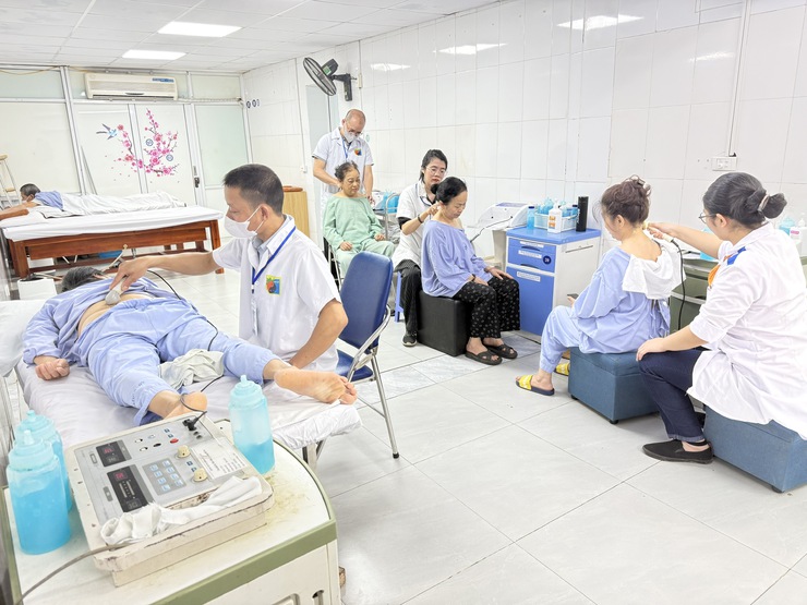 Đưa Nghị quyết 72-NQ/TW vào cuộc sống: Phát huy thế mạnh y học cổ truyền- Ảnh 3.