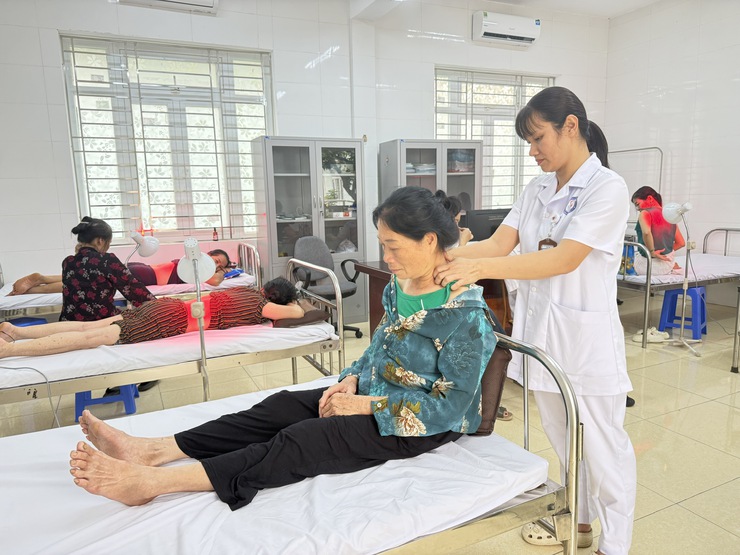 Đưa Nghị quyết 72-NQ/TW vào cuộc sống: Phát huy thế mạnh y học cổ truyền- Ảnh 6.