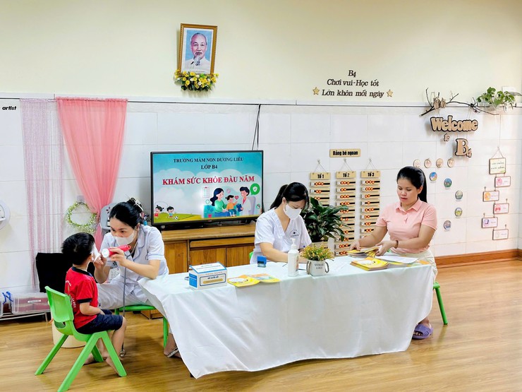 Các trường mầm non trên địa bàn xã tăng cường phòng, chống dịch bệnh tay chân miệng - Ảnh 6.