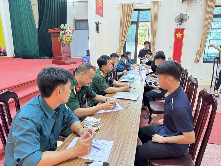Xã Nội Bài hoàn thành đăng ký nghĩa vụ quân sự cho nam thanh niên tuổi 17- Ảnh 3.
