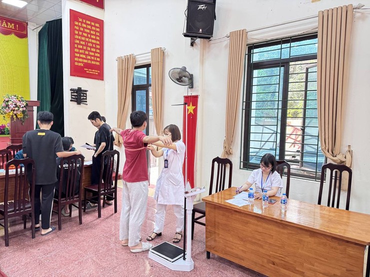 Xã Nội Bài hoàn thành đăng ký nghĩa vụ quân sự cho nam thanh niên tuổi 17- Ảnh 8.