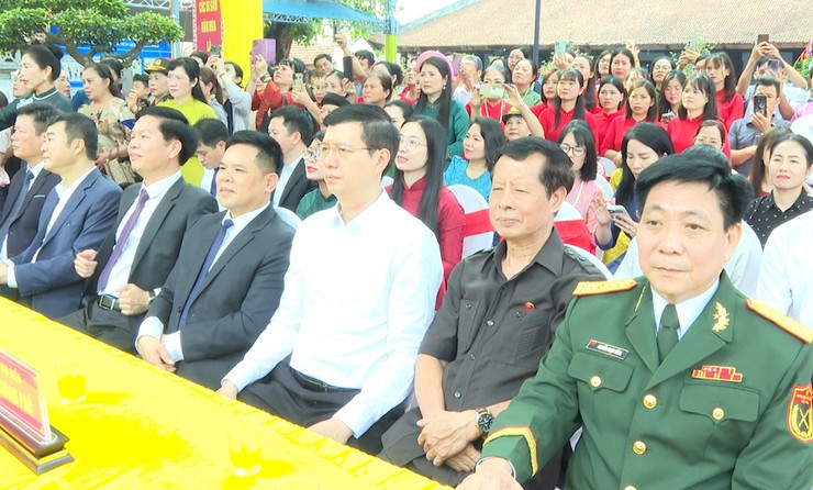 Xã Hát Môn tổ chức Lễ dâng hương tưởng niệm 1983 năm ngày giỗ Hai Bà Trưng- Ảnh 3.